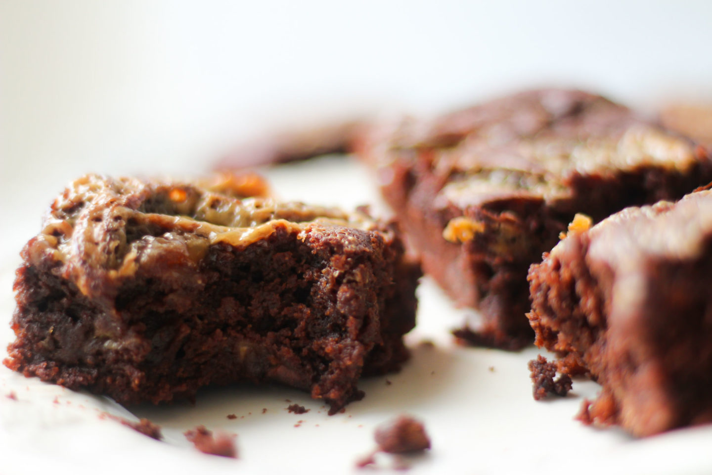 Triple Chocolate Smores Brownies With Digestive Biscuits Mondomulia