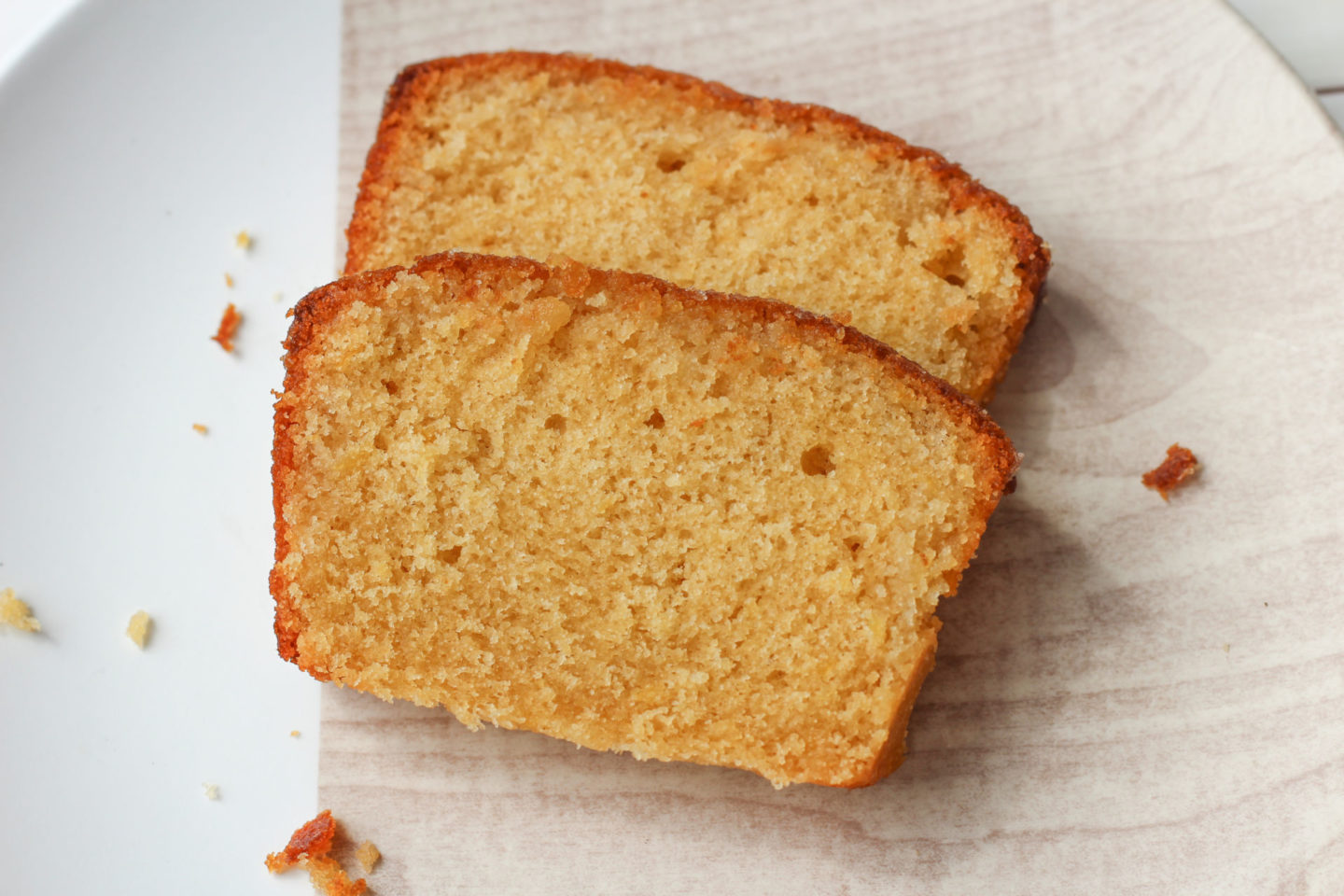 slices of lemon drizzle loaf cake from above 