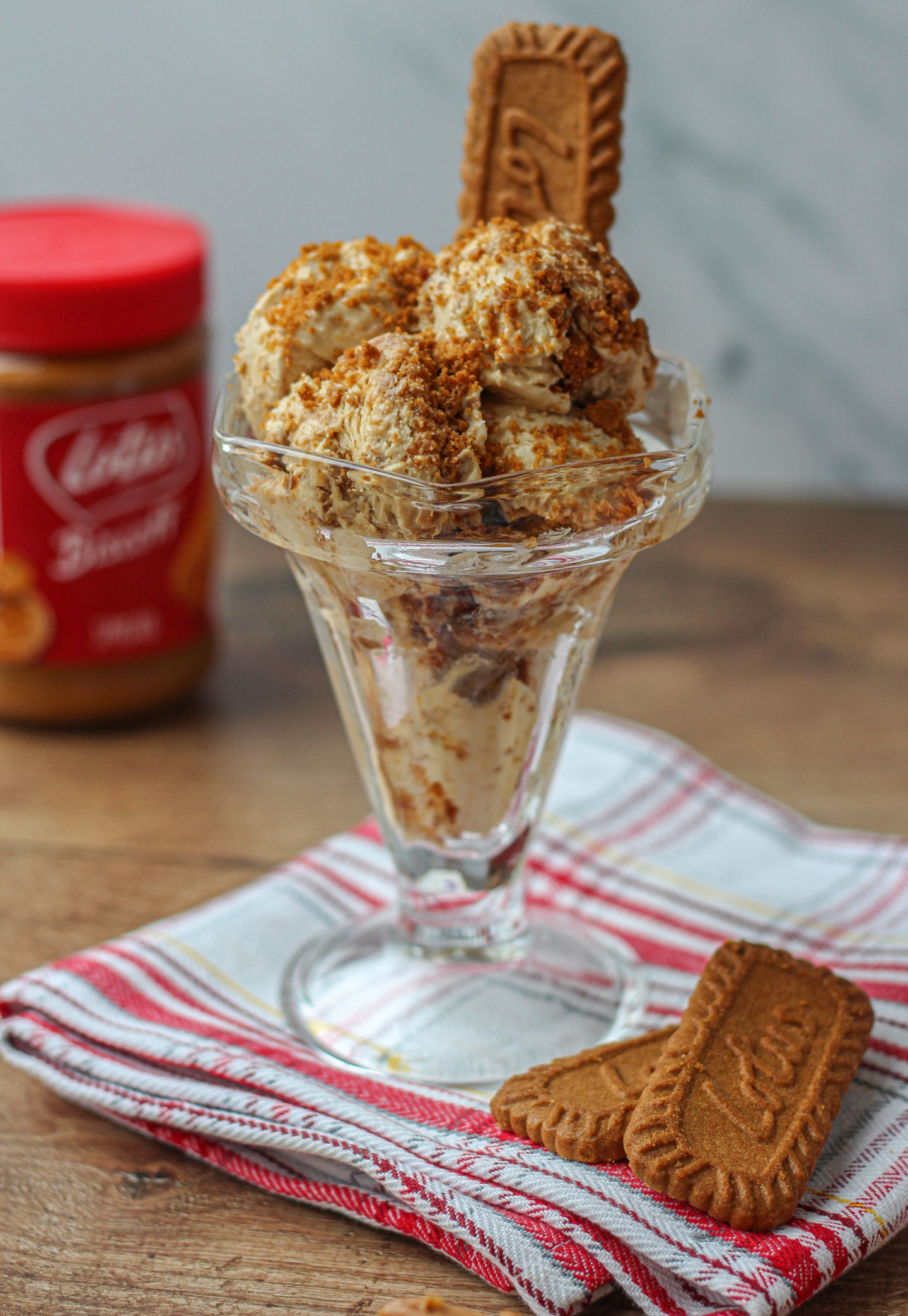 No-churn Biscoff ice cream sundae with Lotus Biscoff biscuits and spread 