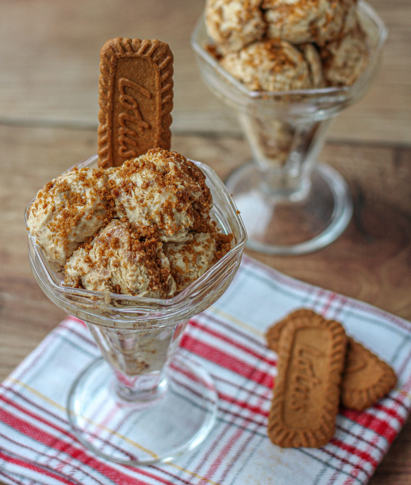 two Biscoff ice cream sundaes with Biscoff biscuits