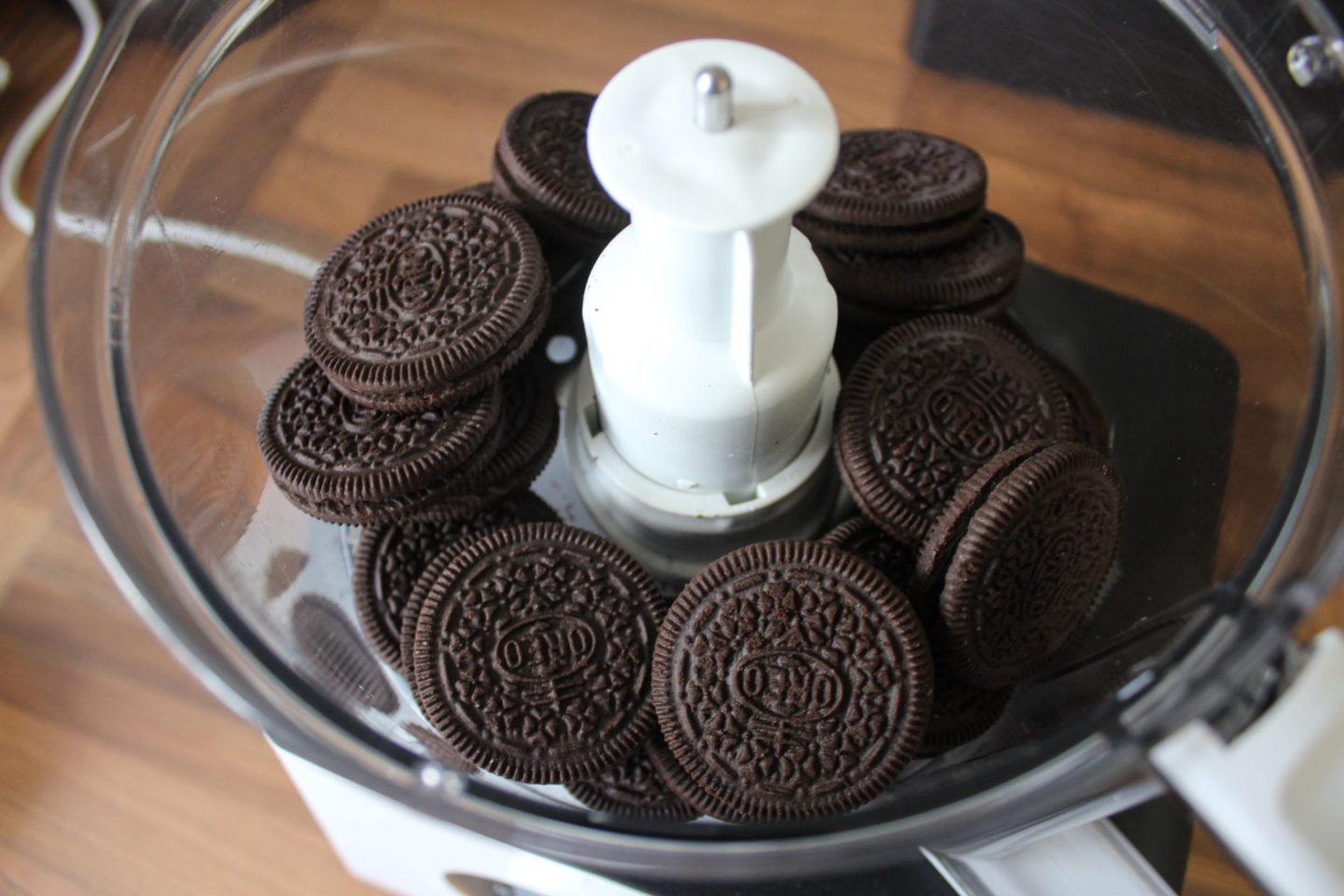 No Bake Oreo Cheesecake Baker Jo